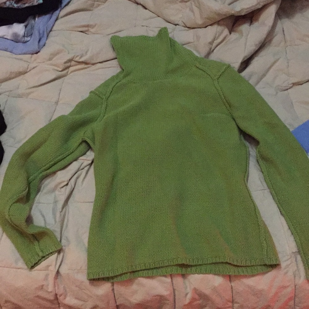 Pretty green sweater